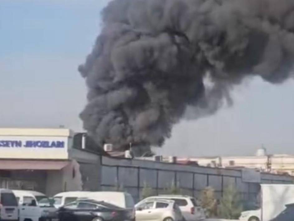 Тошкентдаги омборхонада чиққан ёнғин 42 дақиқада ўчирилди